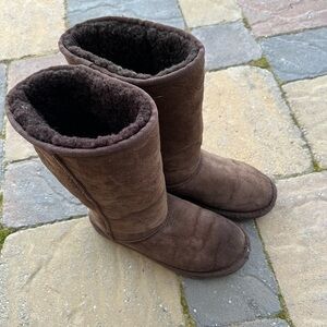 UGG Chocolate Classic Tall Suede Leather Sheepskin Lined Eva Chocolate Sole W 5